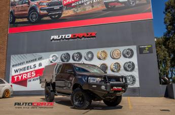 TOYOTA HILUX N80 4WD D HOLE BLACK